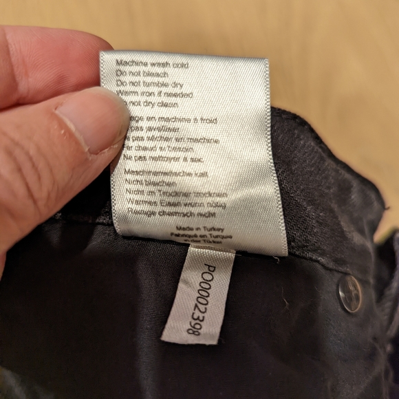 Women's Black Denim Cropped Jeans - Picture 4 of 7